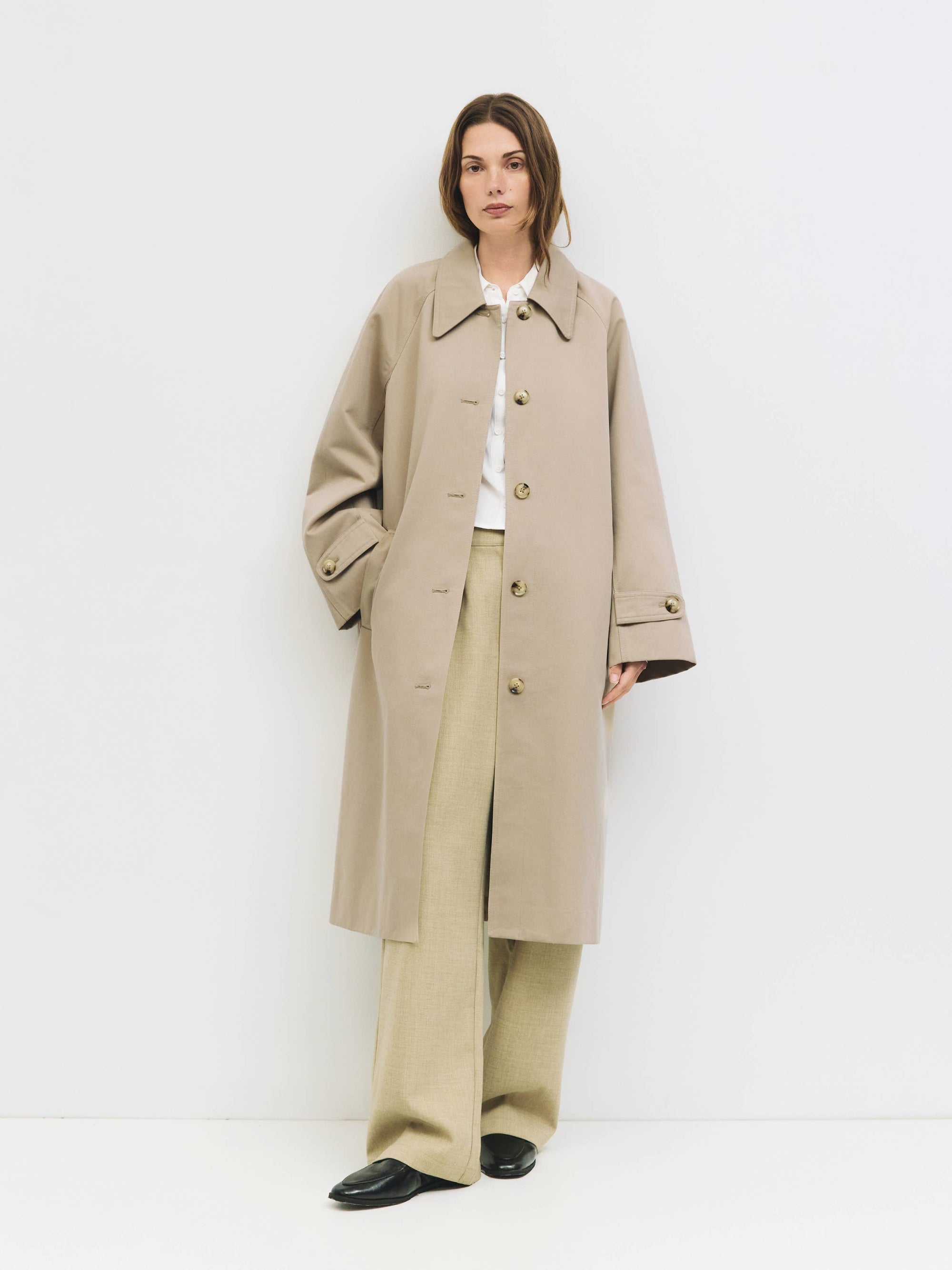 Mod Ref | Serena Pointed Collar Trench in Beige