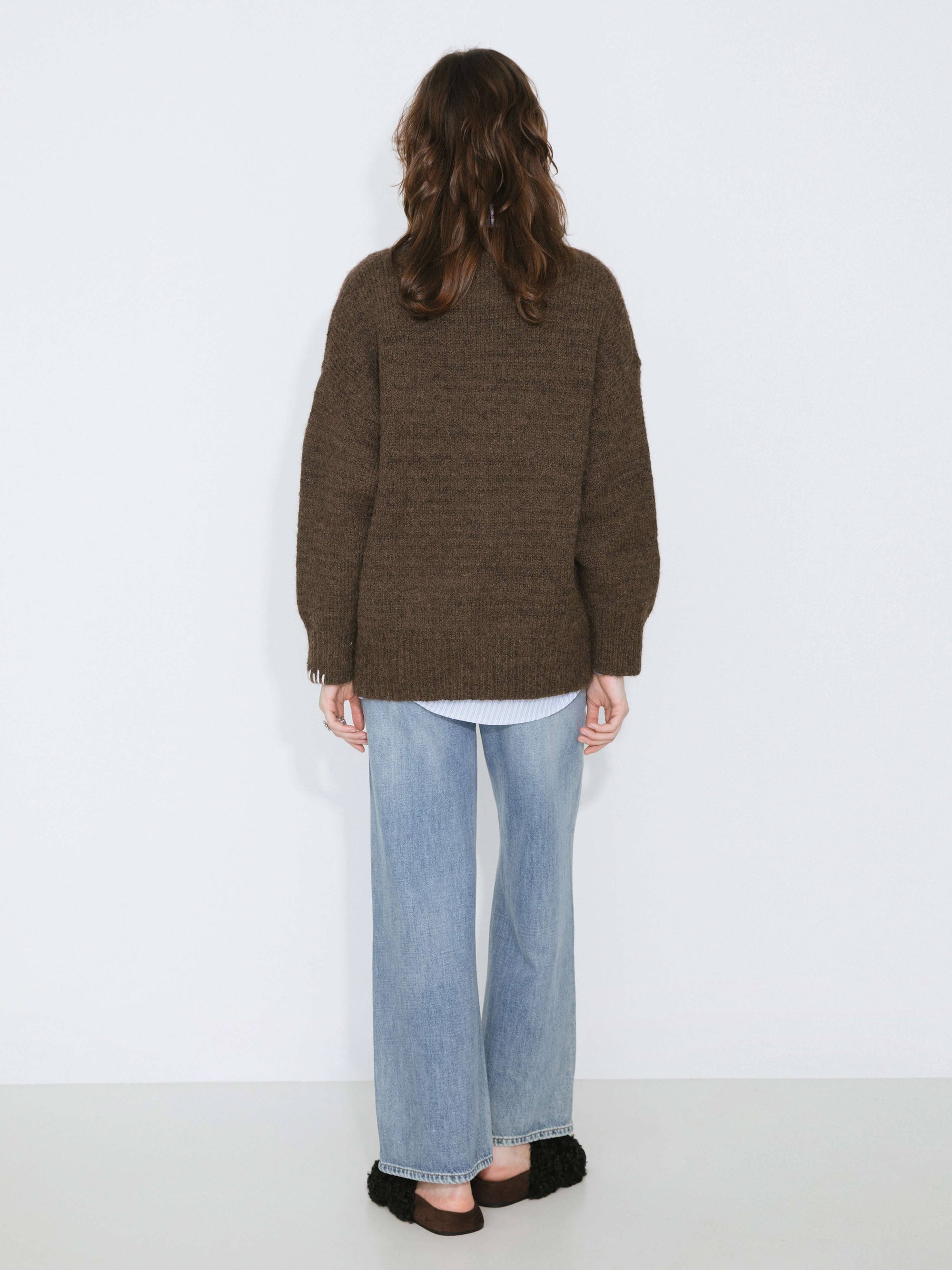 CUBIC | Alpaca Knit V-Neck Jumper in Saddle Brown