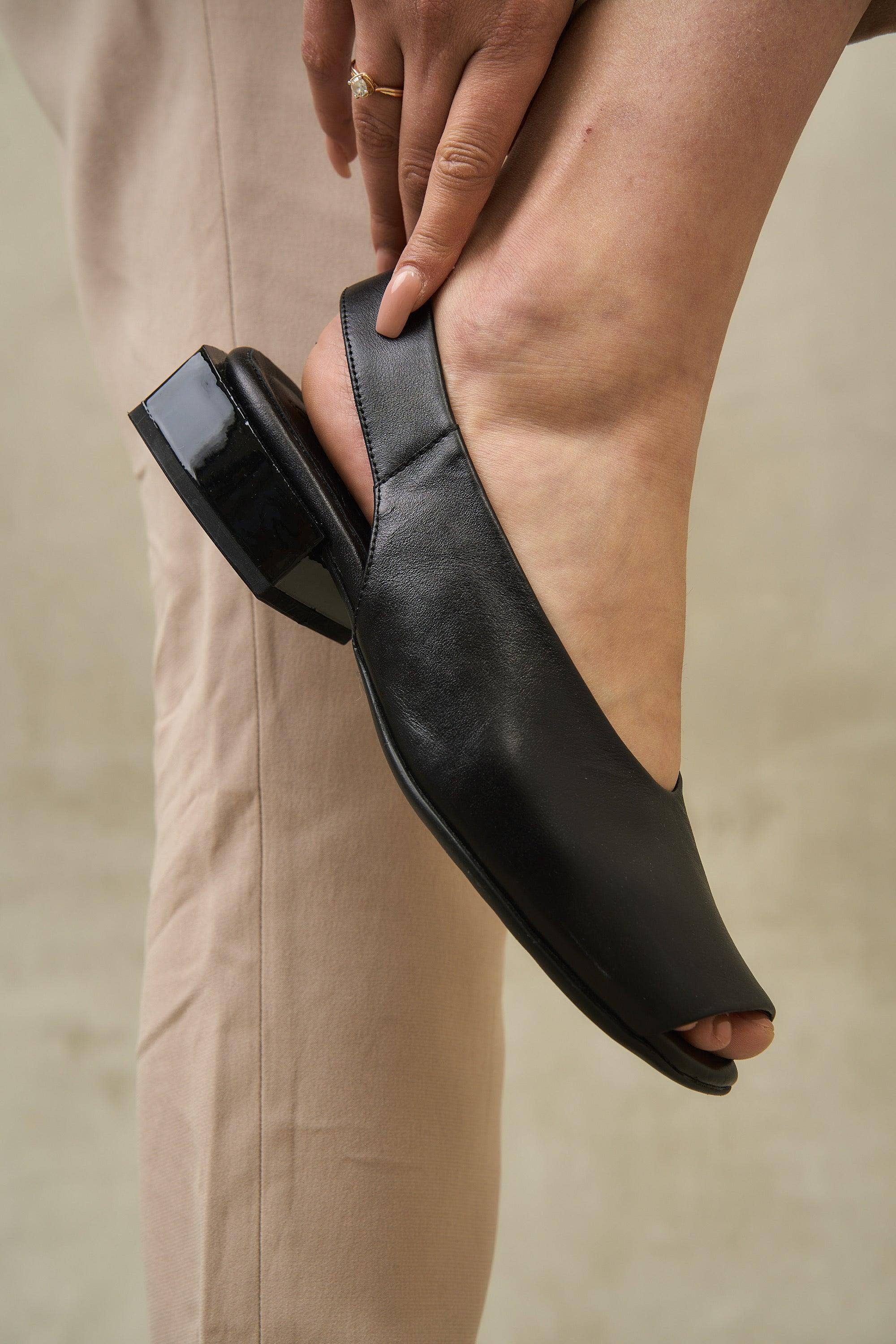 Lonza | Gloss Block Sandal in Black - Hey Jude