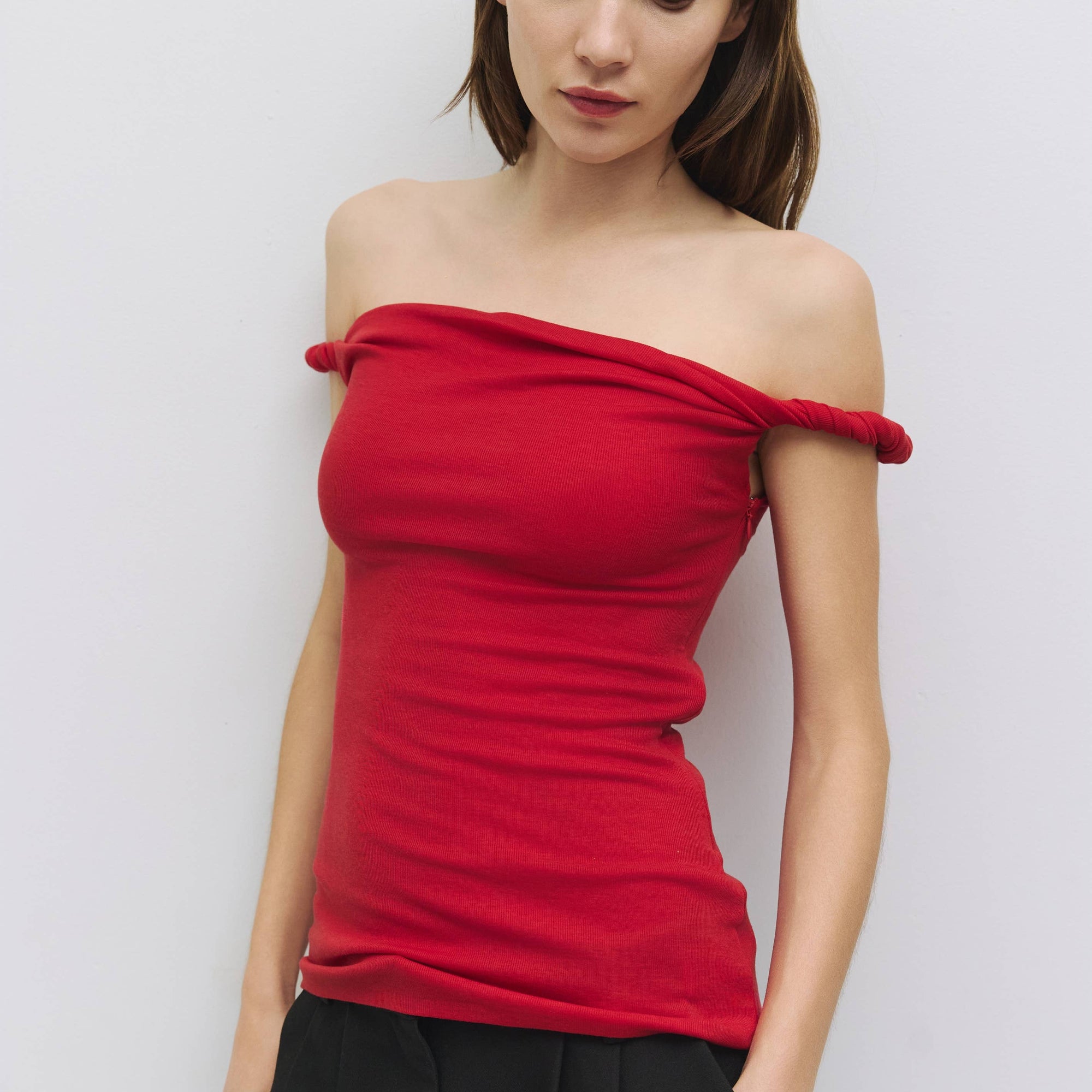 Mod Ref | Alix Twist Top in Red - Hey Jude
