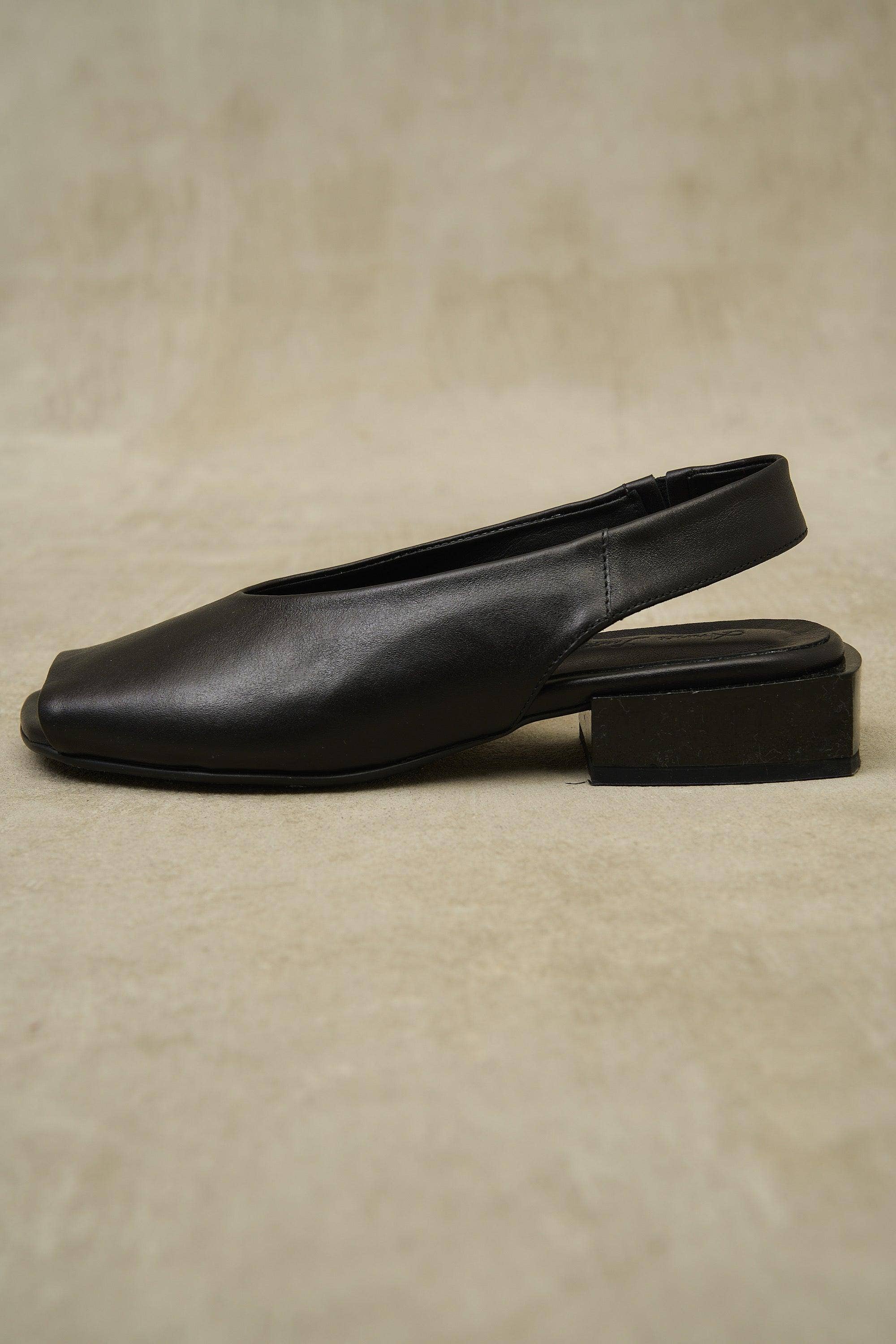 Lonza | Gloss Block Sandal in Black - Hey Jude