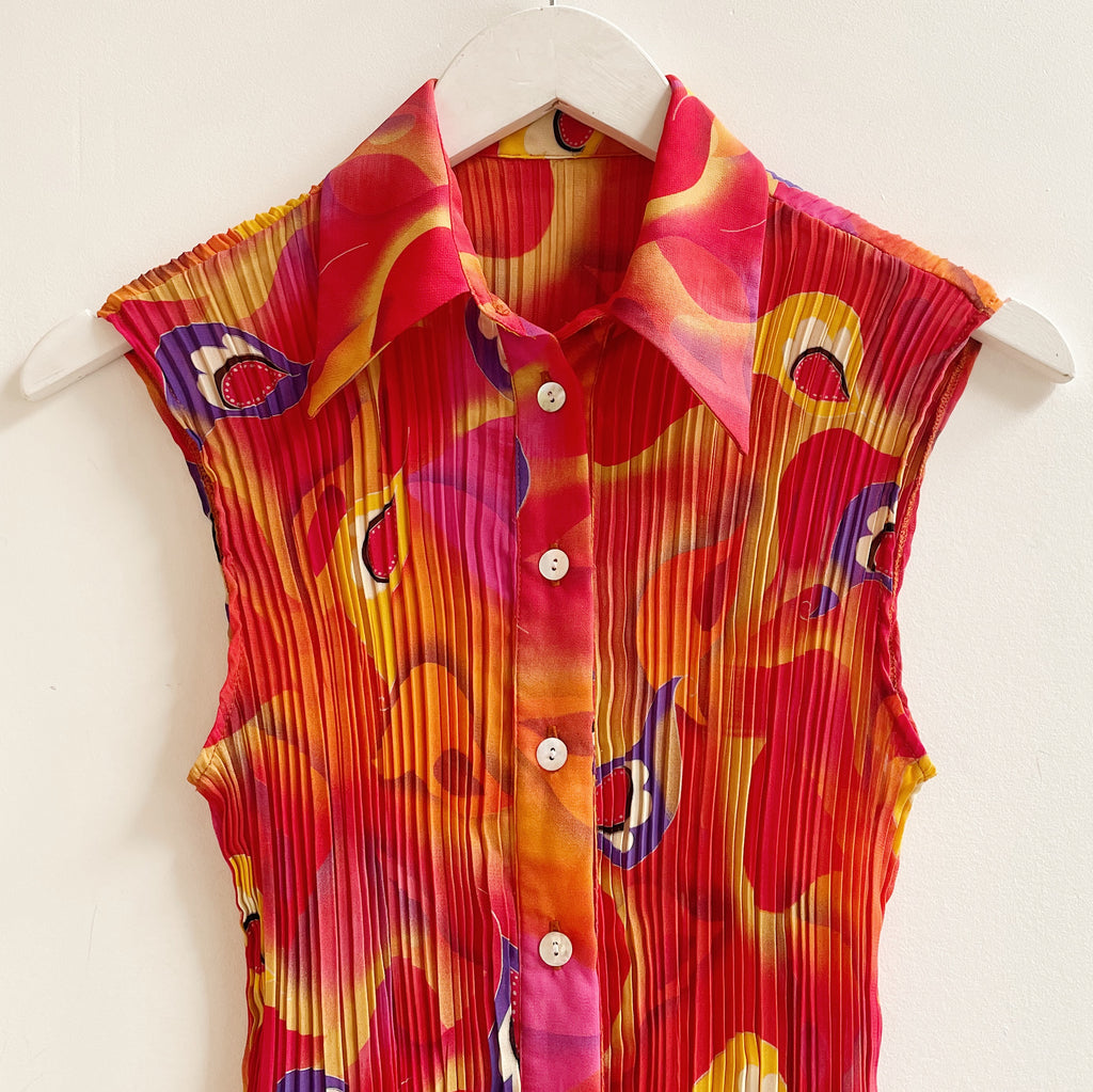 Lava Abstract Pleat Sleeveless Blouse