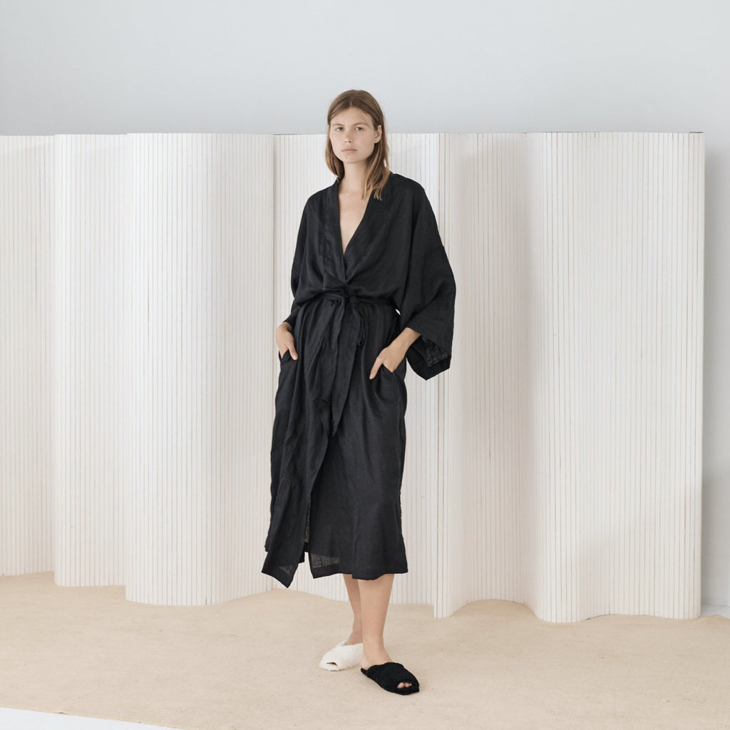 Deiji Studios | 02 Robe in Deep Black