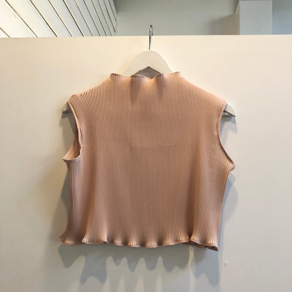 Javia Leung | Wave Pleats Tank in Coral Peach