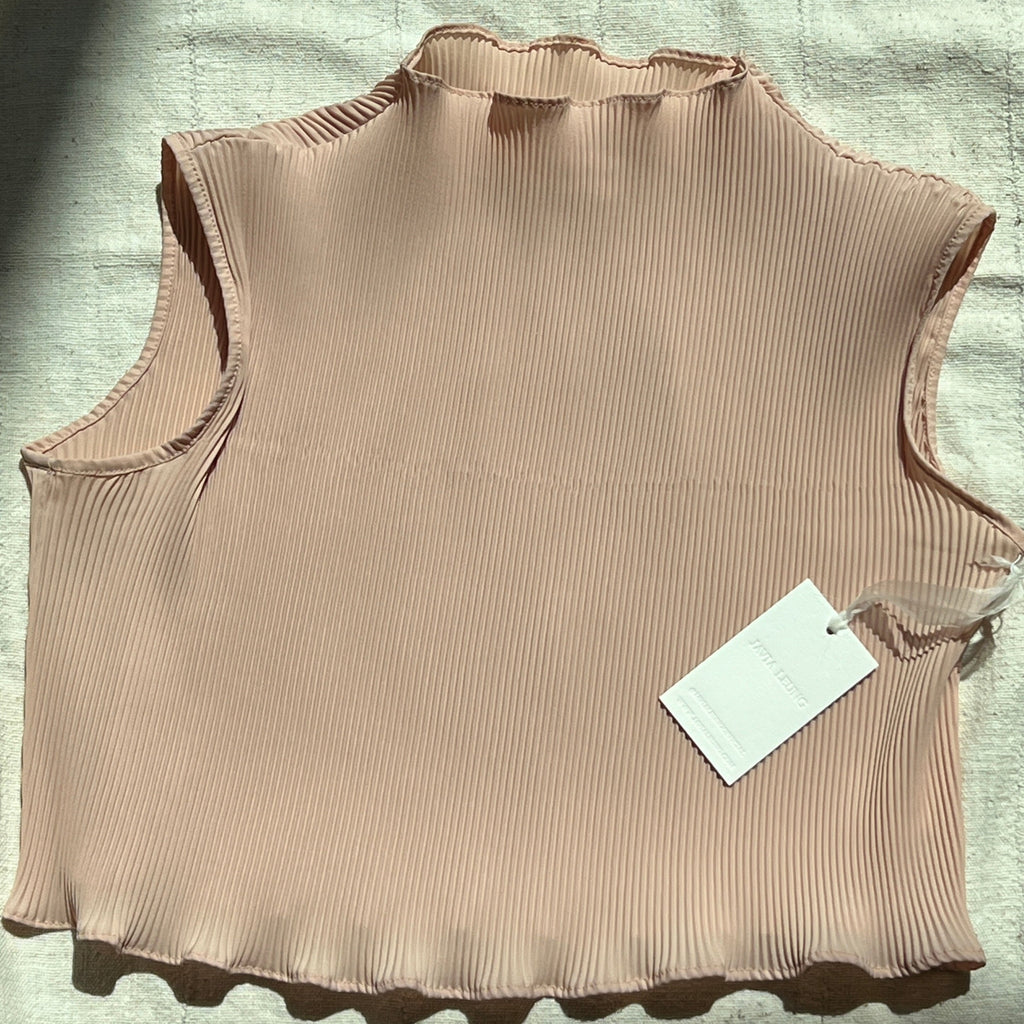 Javia Leung | Wave Pleats Tank in Coral Peach