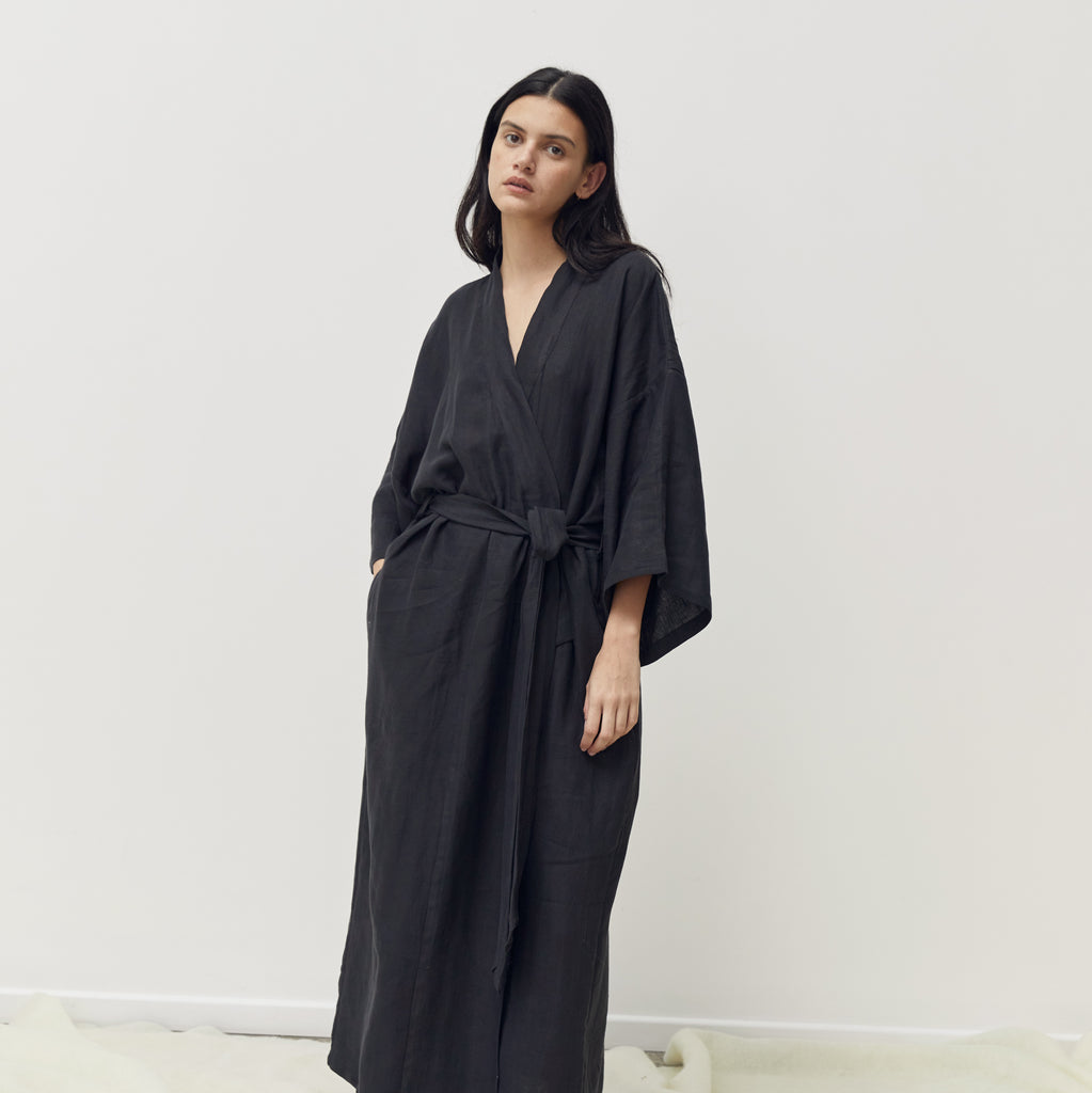 Deiji Studios | 02 Robe in Deep Black