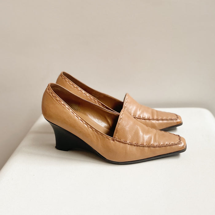 Camel Whipstitch Leather Wedges | Size 8.5